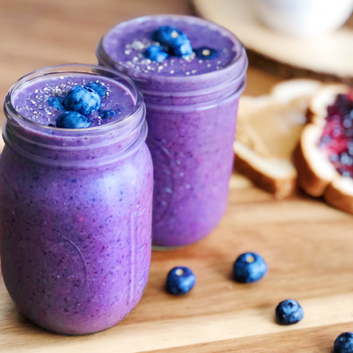 5 Minute Delicious Peanut Butter and Jelly Smoothie That Won’t Make You Feel Guilty